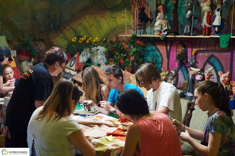 Közösségi szolgálat a Burattinoban - fotó Szarka Lajos