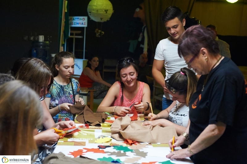 Közösségi szolgálat a Burattinoban - fotó Szarka Lajos