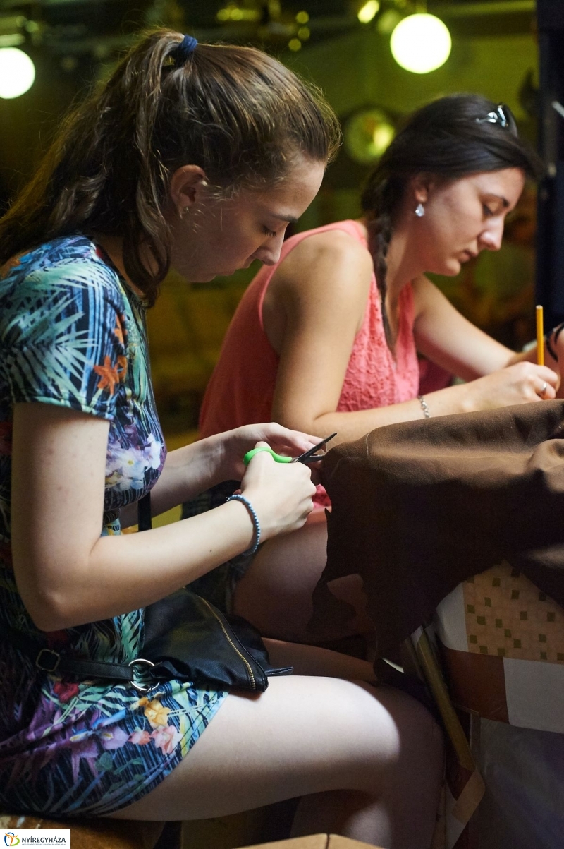 Közösségi szolgálat a Burattinoban - fotó Szarka Lajos