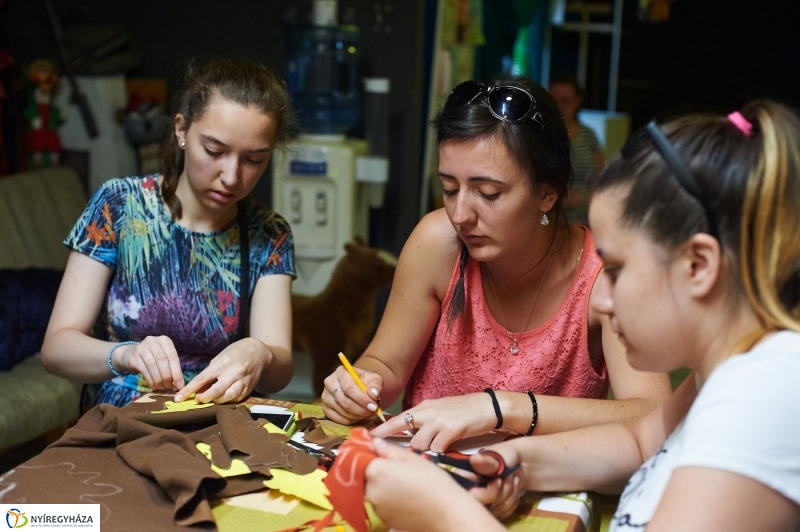 Közösségi szolgálat a Burattinoban - fotó Szarka Lajos