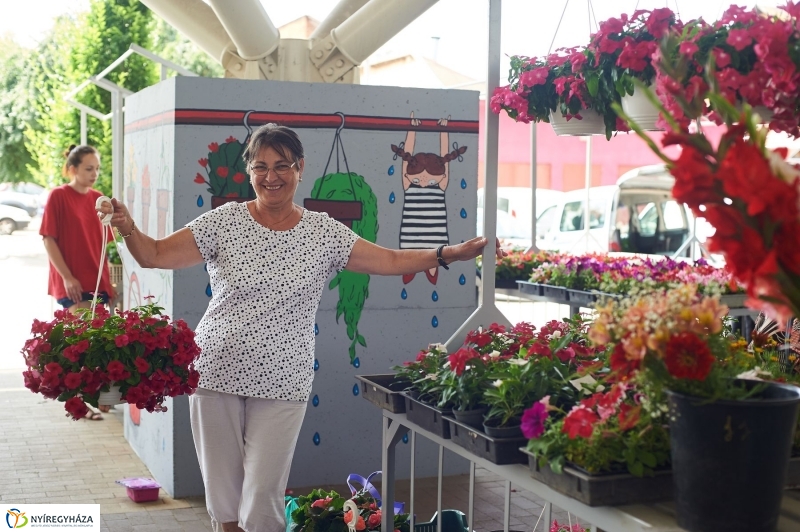 Művészi zöldségek és gyümölcsök a piacon - fotó Szarka Lajos