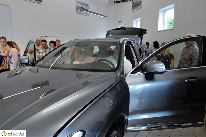 Autóbemutató és születésnap a Volvo-nál