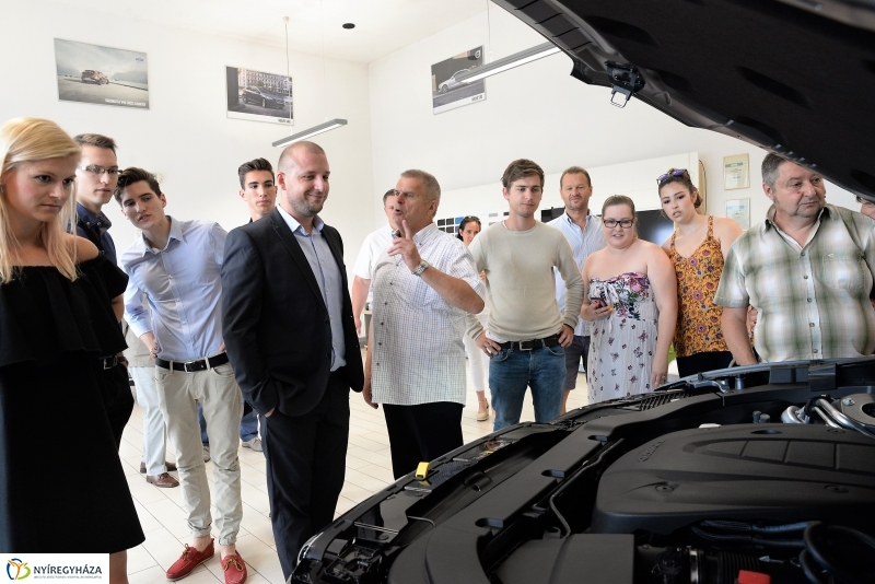 Autóbemutató és születésnap a Volvo-nál