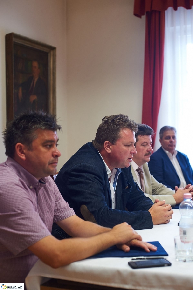 Együttműködési megállapodás aláírása - fotó Szarka Lajos