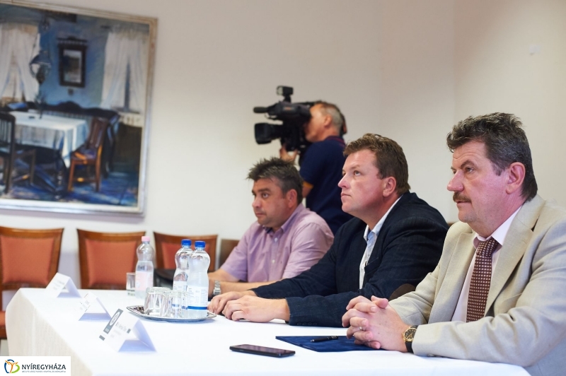 Együttműködési megállapodás aláírása - fotó Szarka Lajos