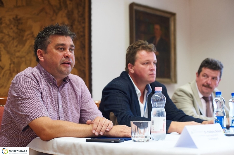 Együttműködési megállapodás aláírása - fotó Szarka Lajos