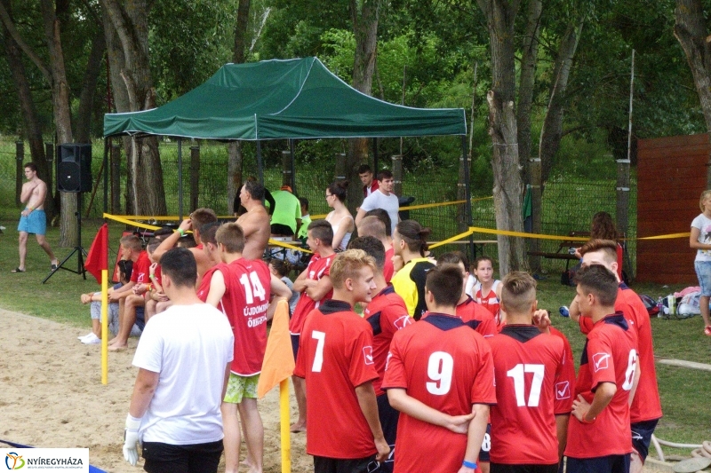 Elkezdődött a strandfoci - fotó Szarka Lajos