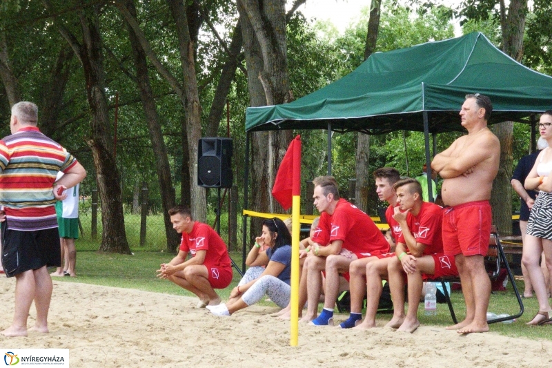 Elkezdődött a strandfoci - fotó Szarka Lajos