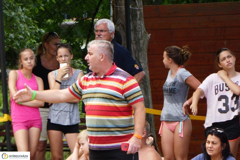 Elkezdődött a strandfoci - fotó Szarka Lajos