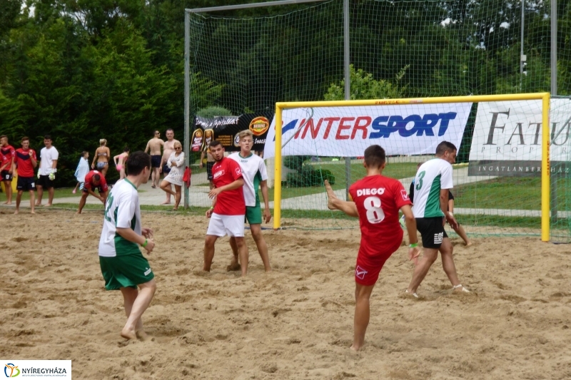 Elkezdődött a strandfoci - fotó Szarka Lajos