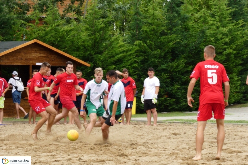 Elkezdődött a strandfoci - fotó Szarka Lajos