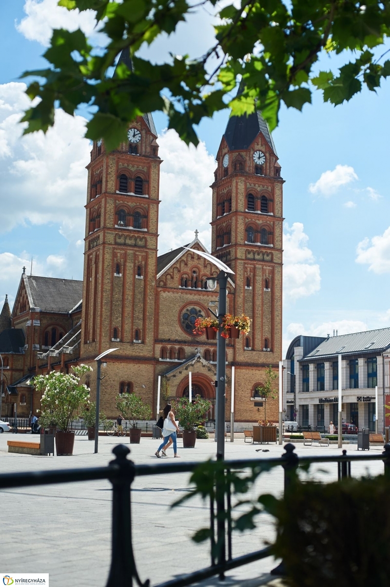 Nyári péntek délután a belvárosban - fotó Szarka Lajos