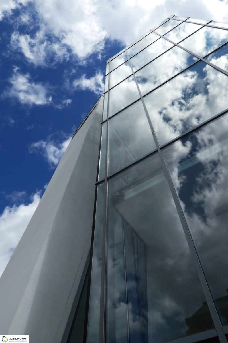 Nyári péntek délután a belvárosban - fotó Szarka Lajos