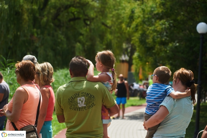 Sárkányhajó verseny Sóstón - fotó Szarka Lajos