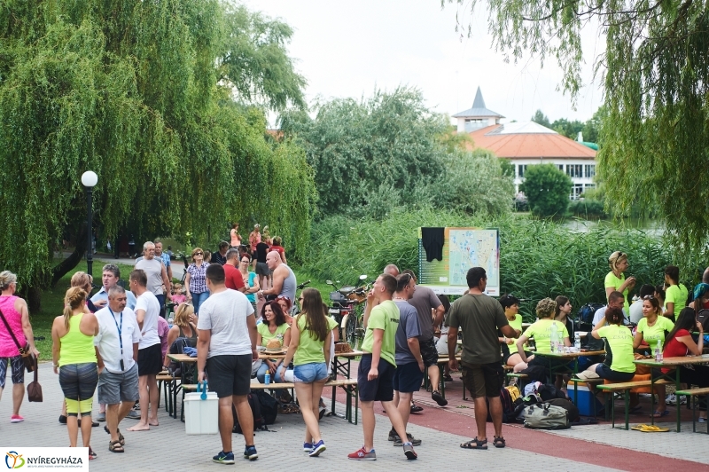 Sárkányhajó verseny Sóstón - fotó Szarka Lajos