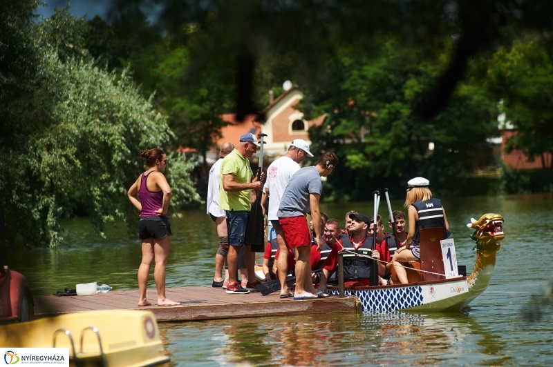 Sárkányhajó verseny Sóstón - fotó Szarka Lajos