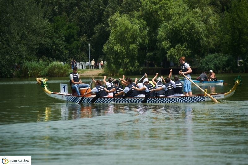 Sárkányhajó verseny Sóstón - fotó Szarka Lajos
