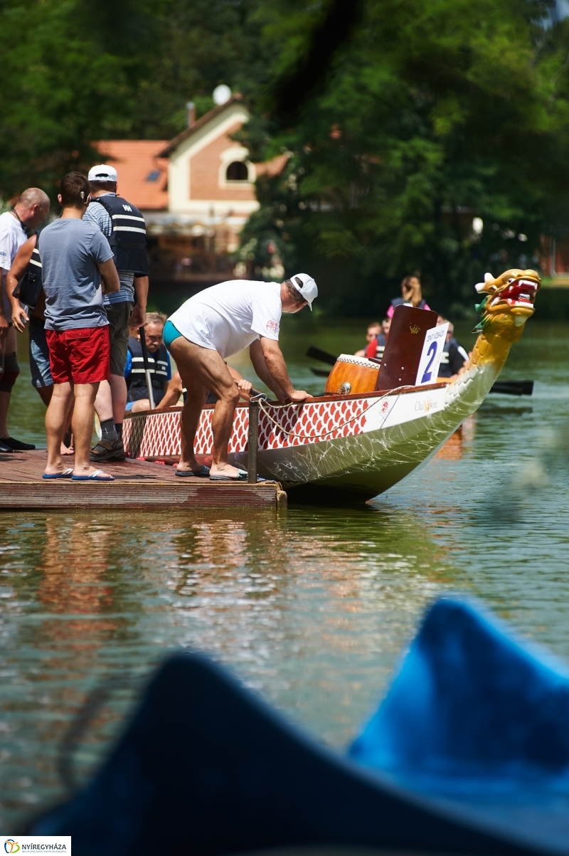 Sárkányhajó verseny Sóstón - fotó Szarka Lajos