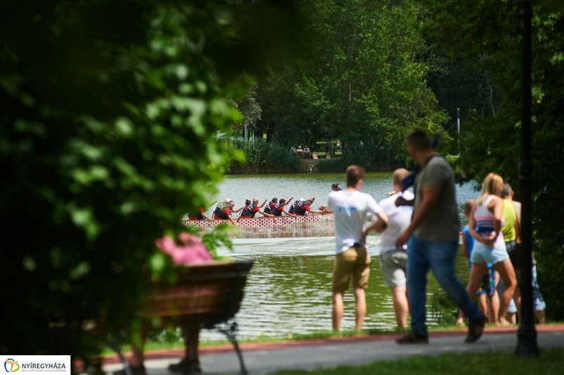 Sárkányhajó verseny Sóstón - fotó Szarka Lajos
