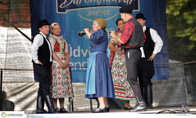 A Szabolcs Néptáncegyüttes is fellépett a Sárkányhajó Fesztivál programjában