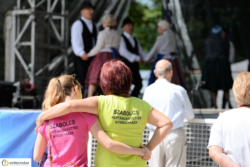 A Szabolcs Néptáncegyüttes is fellépett a Sárkányhajó Fesztivál programjában