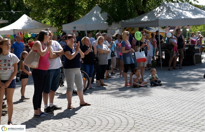 A Szabolcs Néptáncegyüttes is fellépett a Sárkányhajó Fesztivál programjában