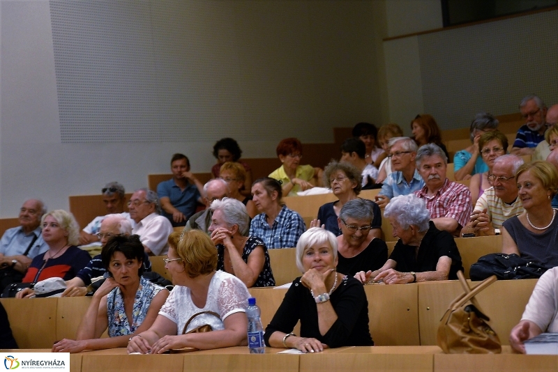 Értékes Esték-Kéry Péter filmrendező vetítéssel egybekötött előadása