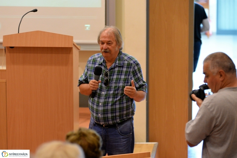 Értékes Esték-Kéry Péter filmrendező vetítéssel egybekötött előadása