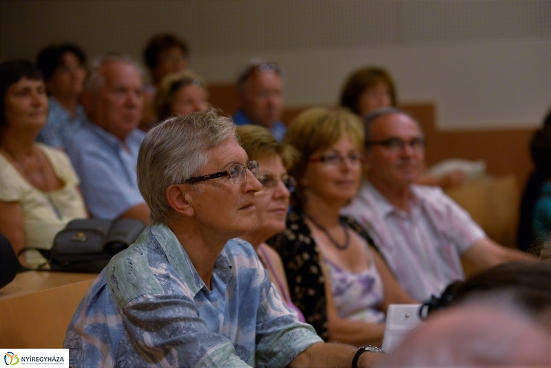 Értékes Esték-Kéry Péter filmrendező vetítéssel egybekötött előadása