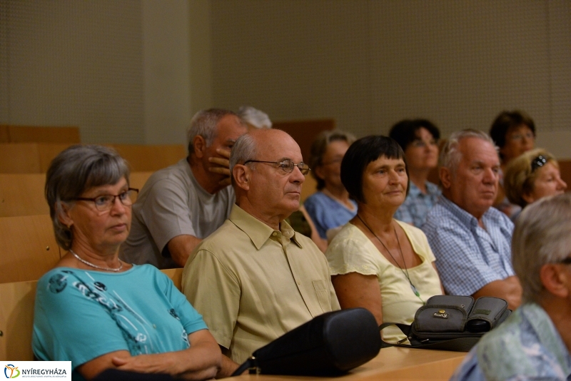 Értékes Esték-Kéry Péter filmrendező vetítéssel egybekötött előadása