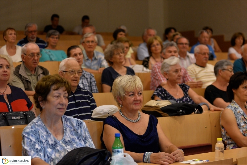 Értékes Esték-Kéry Péter filmrendező vetítéssel egybekötött előadása