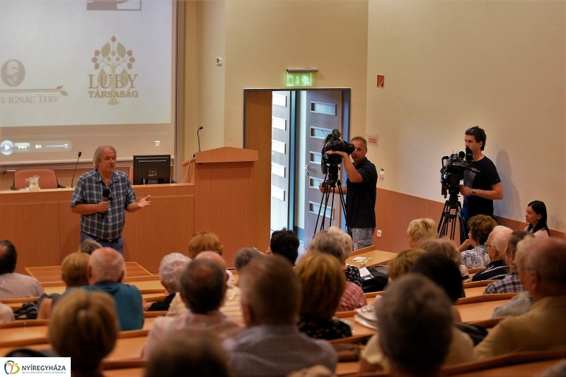 Értékes Esték-Kéry Péter filmrendező vetítéssel egybekötött előadása