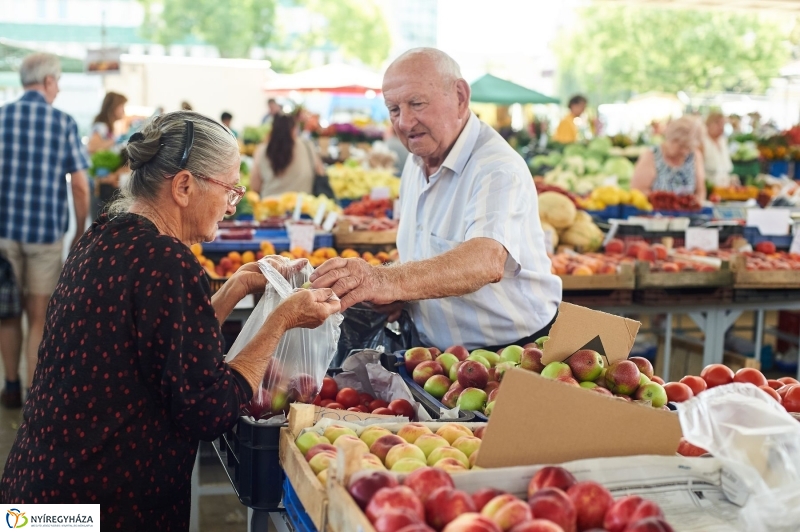 Piaci körkép - fotó Szarka Lajos
