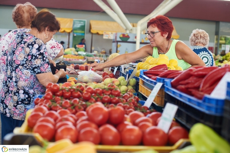 Piaci körkép - fotó Szarka Lajos