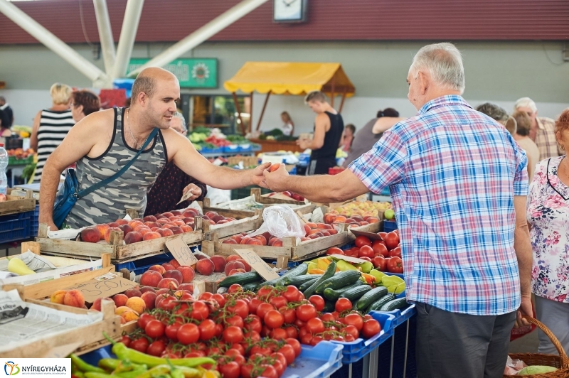 Piaci körkép - fotó Szarka Lajos
