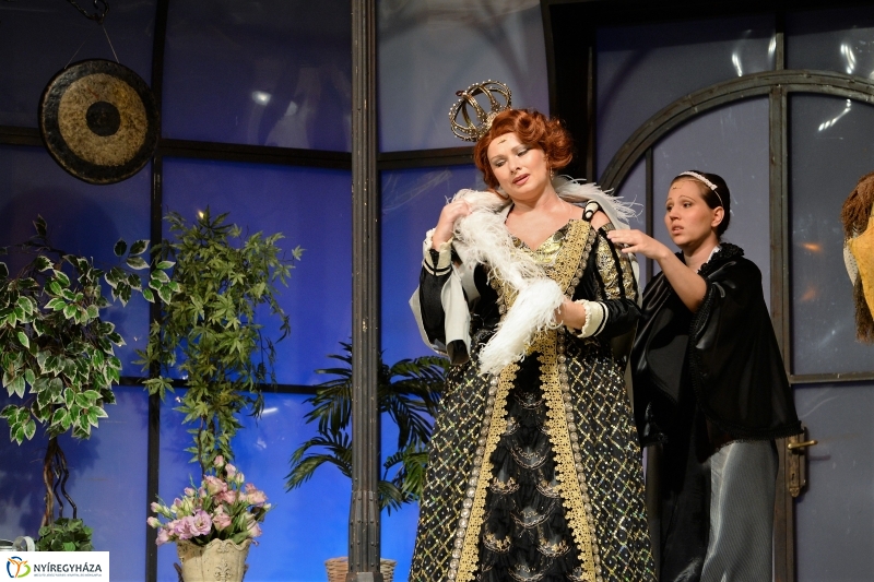 A Szabadtéri Színpadon A régi nyár című darabot láthatta a nagyérdemű 