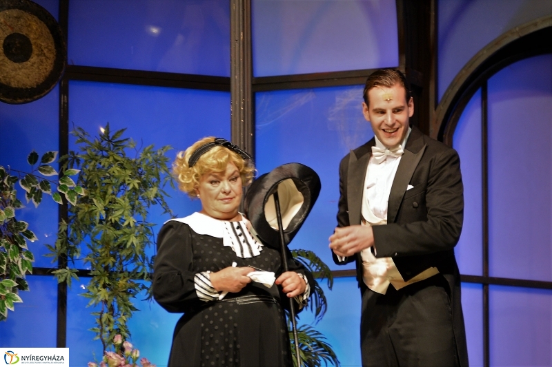 A Szabadtéri Színpadon A régi nyár című darabot láthatta a nagyérdemű 