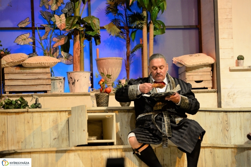 A Szabadtéri Színpadon A régi nyár című darabot láthatta a nagyérdemű 