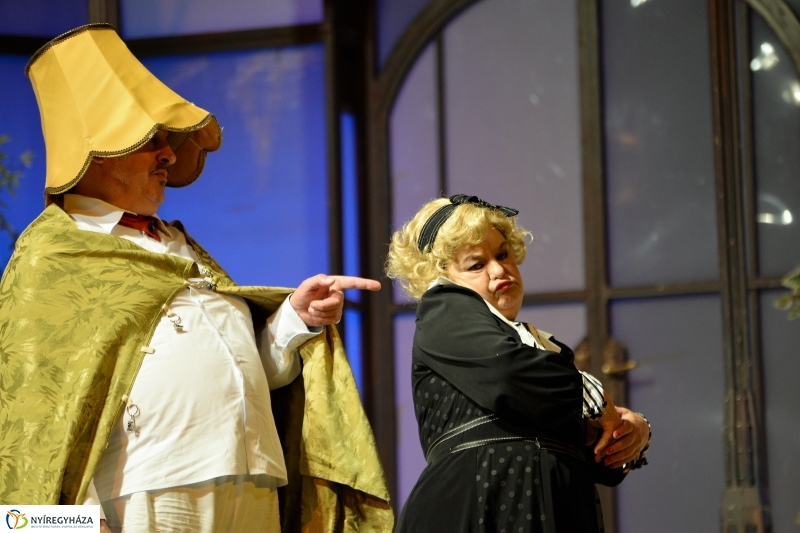 A Szabadtéri Színpadon A régi nyár című darabot láthatta a nagyérdemű 