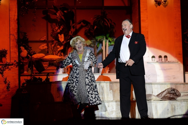 A Szabadtéri Színpadon A régi nyár című darabot láthatta a nagyérdemű 