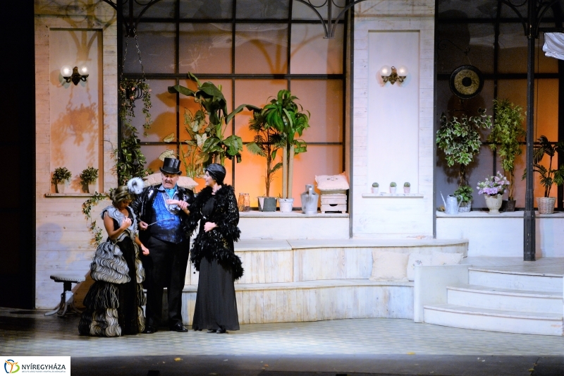 A Szabadtéri Színpadon A régi nyár című darabot láthatta a nagyérdemű 