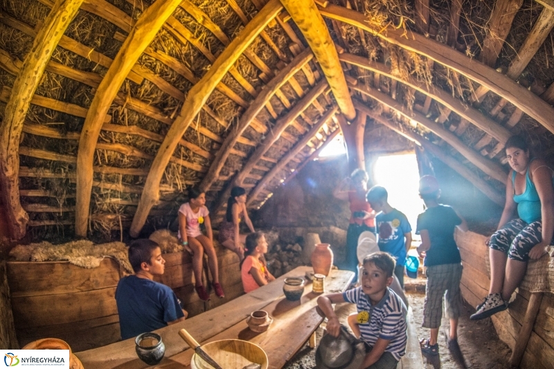 Táborozók a múzeumfaluban