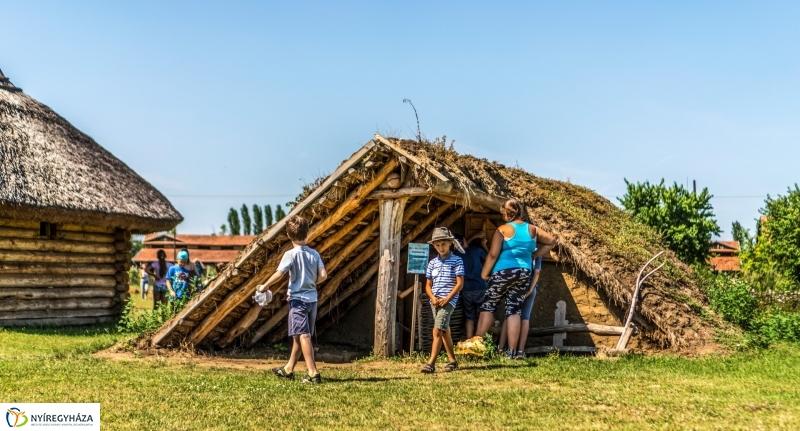 Táborozók a múzeumfaluban
