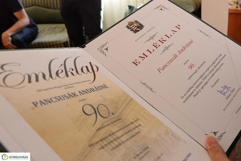 Pancsusák Andrásné 90 éves - önkormányzati köszöntés