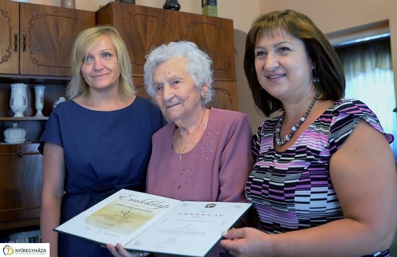 Pancsusák Andrásné 90 éves - önkormányzati köszöntés