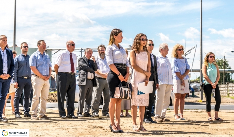 Mező utcai csomópont alapkövének letétele