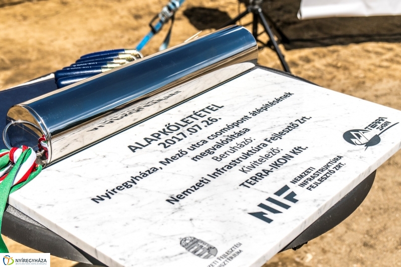 Mező utcai csomópont alapkövének letétele