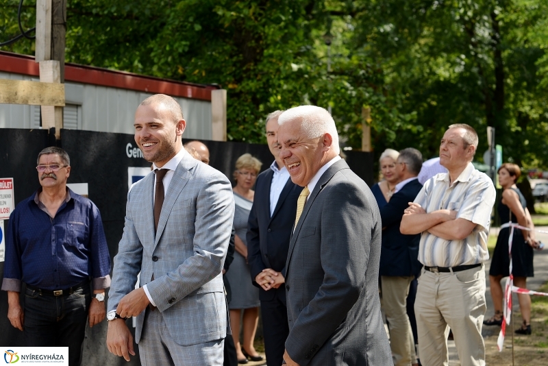 Sóstó Hotel-ünnepélyes alapkőletétel