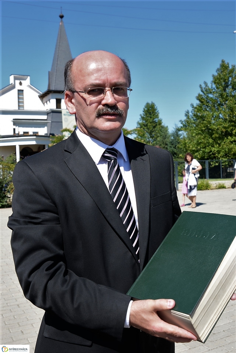 Sóstóra érkezett a Vizsolyi Biblia