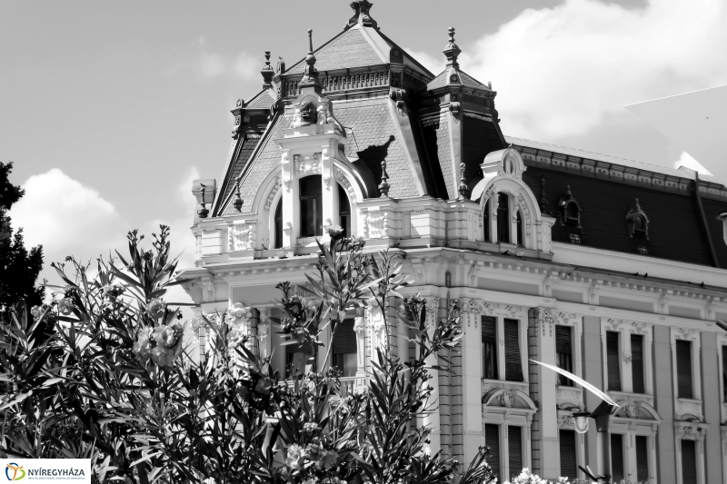 Nyíregyháza fekete-fehér köntösben 1 - fotó Szarka Lajos